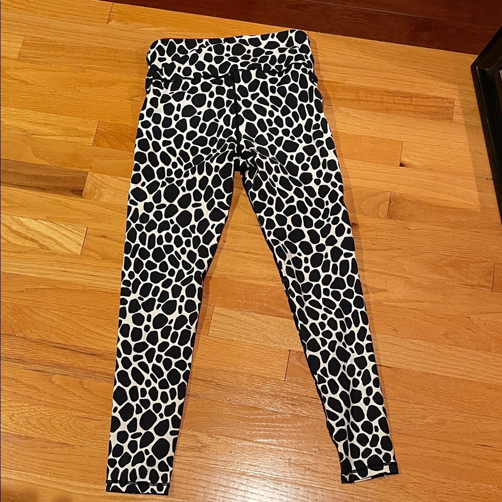 Stylish Black and White Women’s Leggings